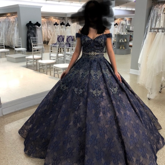 Dress - Picture 1 of 3